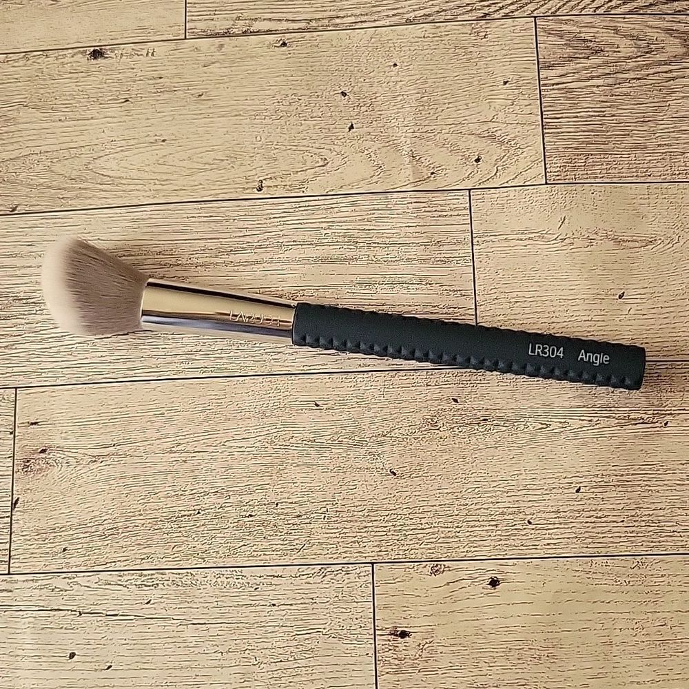 Laruce Angle Brush LR304